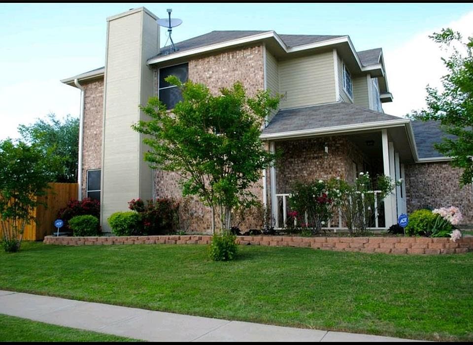 2nd image of 301 Bicole Dr