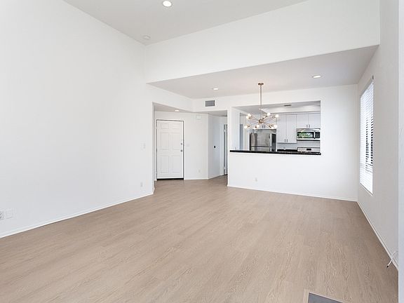 5th image of 906 S Wooster St APT 302