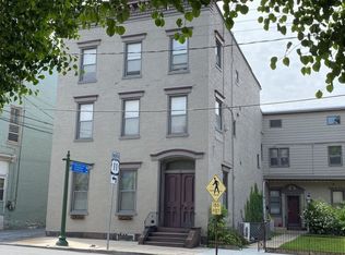 136 E Queen St, Chambersburg, PA 17201
