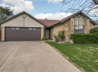 233 Lantana Dr, Arlington, TX 76018