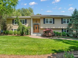 114 Wyckoff Ave, Wyckoff, NJ 07481