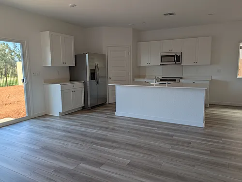1 Ironbow Way Photo 1