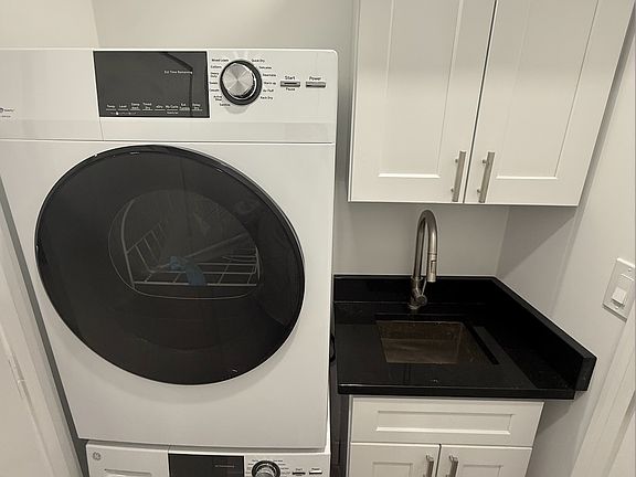 4th image of 316 W 19th St APT 4W