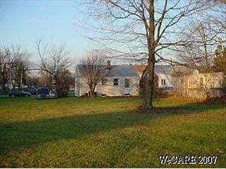 2nd image of 900 E 3rd St