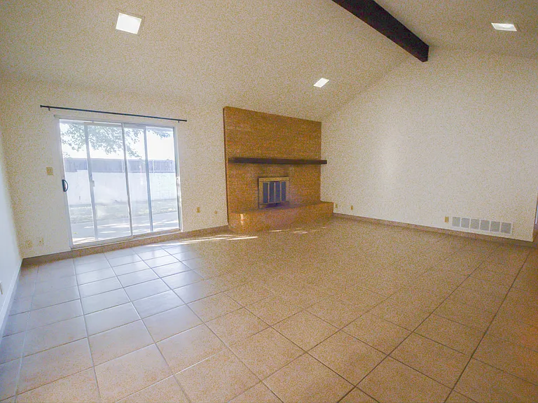 9967 Haywood Ct — Photo 11