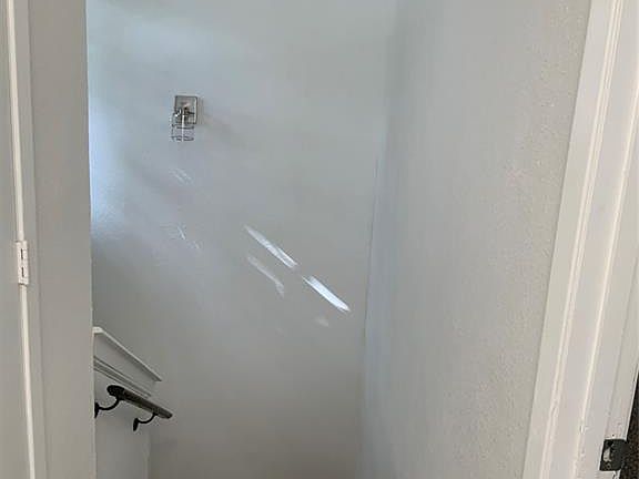 5th image of 729 Missy Ln