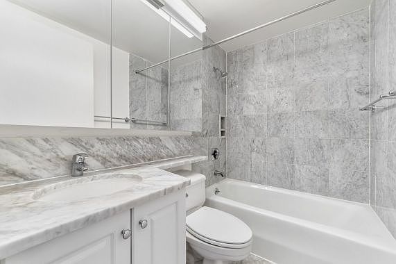 4th image of 235 W 56th St APT 25F