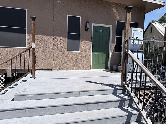 4th image of 1030 W HUISACHE AVE