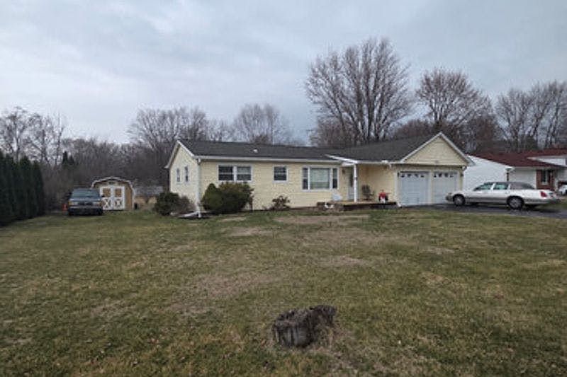1st image of 53151 Fairchild Rd