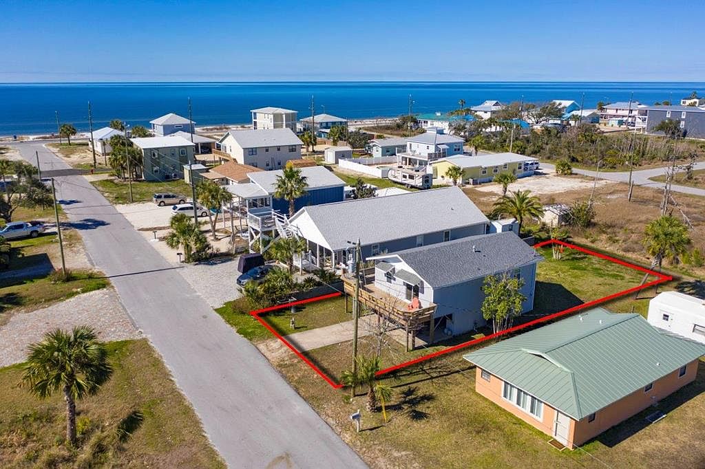 121 1st St, Mexico Beach, FL 32456 Zillow