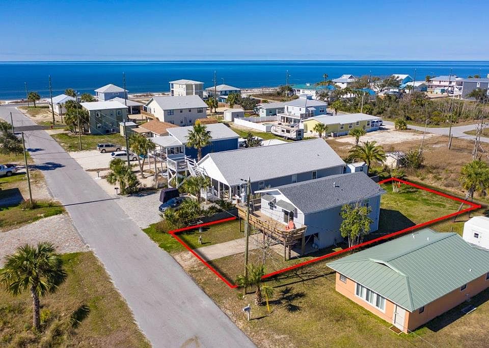 121 1st St, Mexico Beach, FL 32456 Zillow