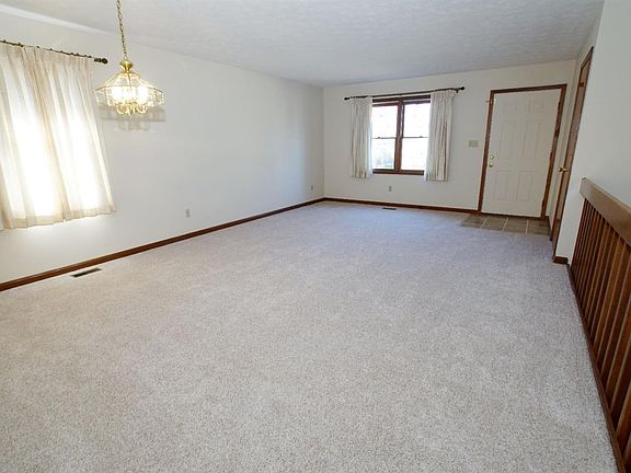 5th image of 2621 Saybrooke Dr