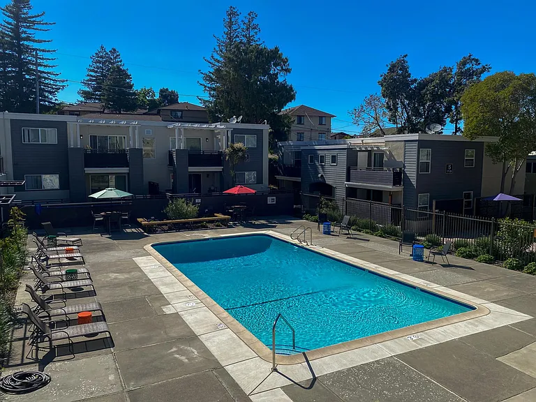 Ridgecrest Terrace — Photo 12