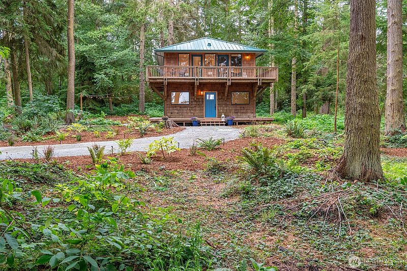2nd image of 1580 West Beach Road