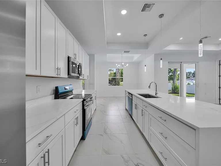 312 Harrison Dr — Photo 6