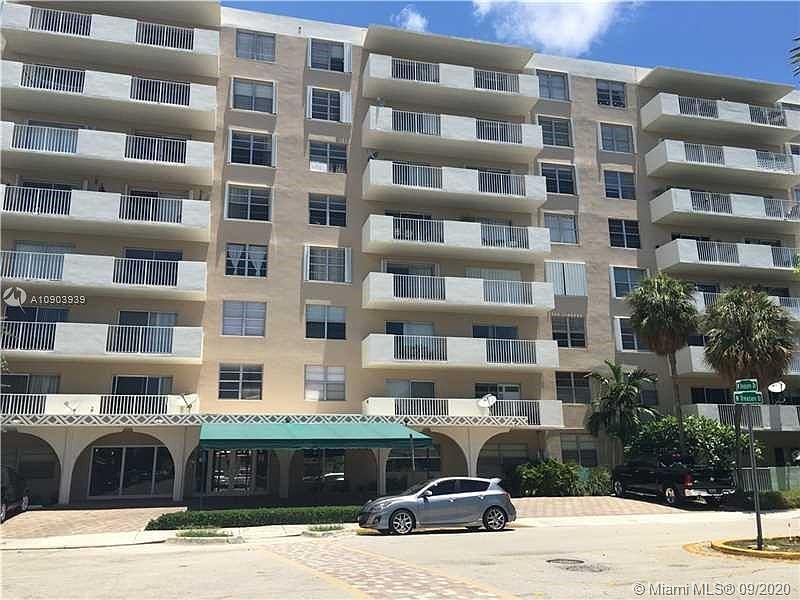 1st image of 1455 N Treasure Dr APT 2J