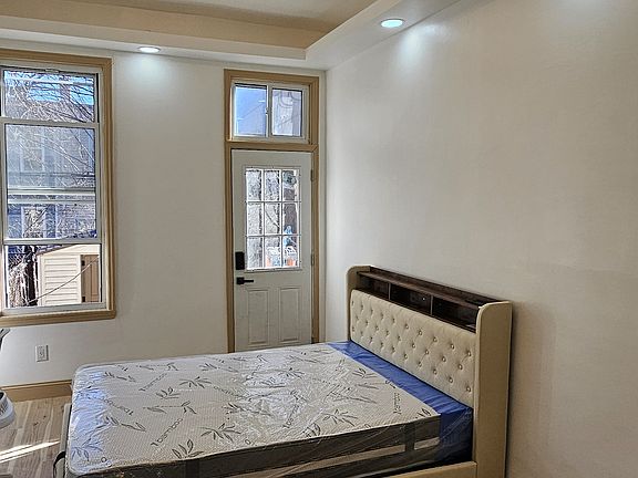 4th image of 70 Weirfield St Floor 2-4