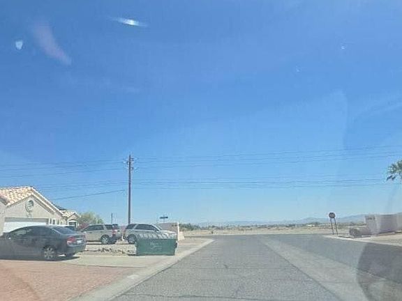 4th image of 4484 S Sharp Dr