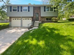1237 W Shady Creek Dr, Greenwood, IN 46142