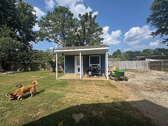 3rd image of 245 Shelley Ct