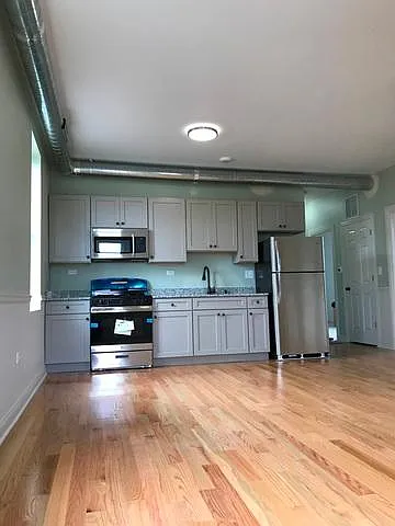 5127 S Michigan Ave — Photo 4