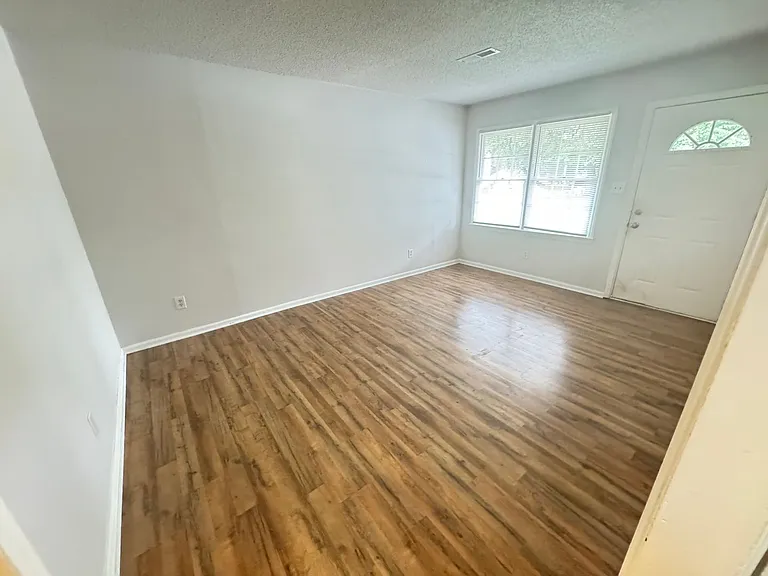 400 Stockton St — Photo 4