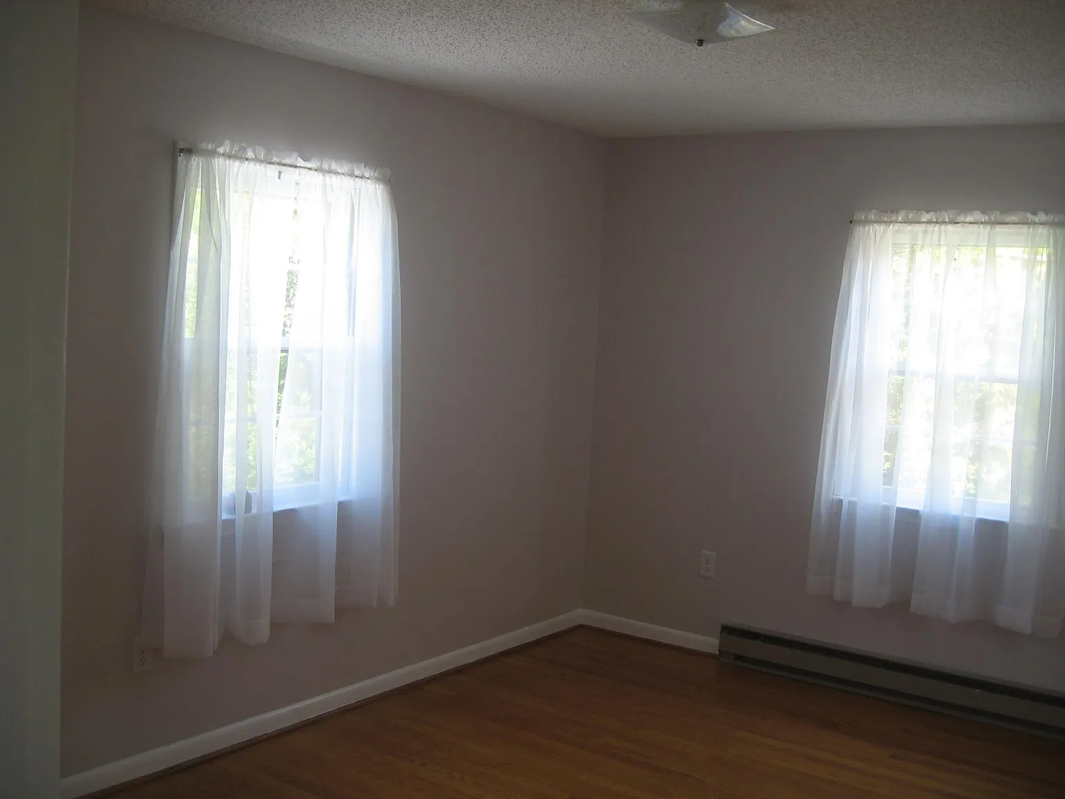 2 bed, 875 sqft, $1,100 — Photo 4