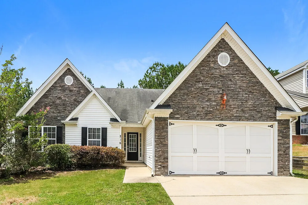 3 bed, 2.0 bath, 1576 sqft, $2,480 — Photo 1