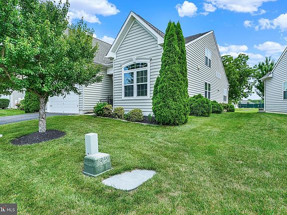 2nd image of 535 Stonehaven Dr