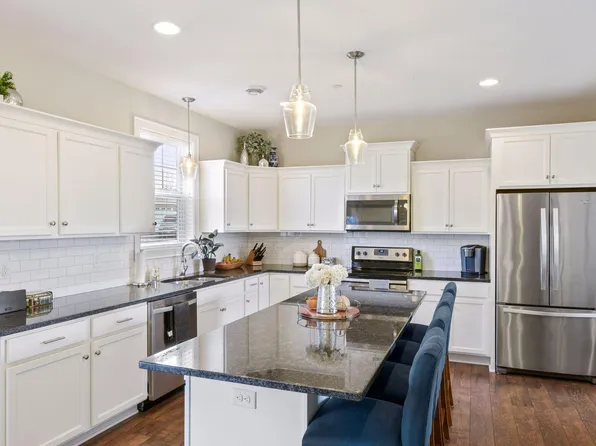 538 Tiffany Ln, Waconia, MN 55387