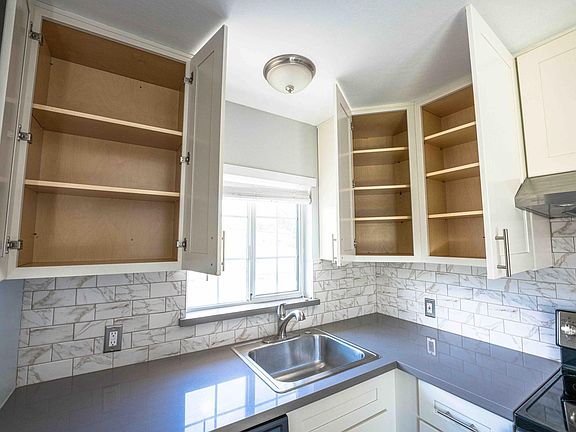 4th image of 513 Laverne Ave APT 5