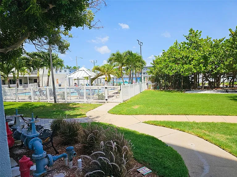 5900 Shore Blvd S #101 — Photo 13