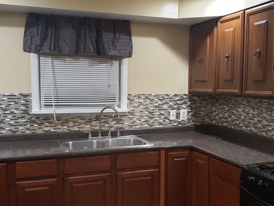 1st image of 604 Ontario St