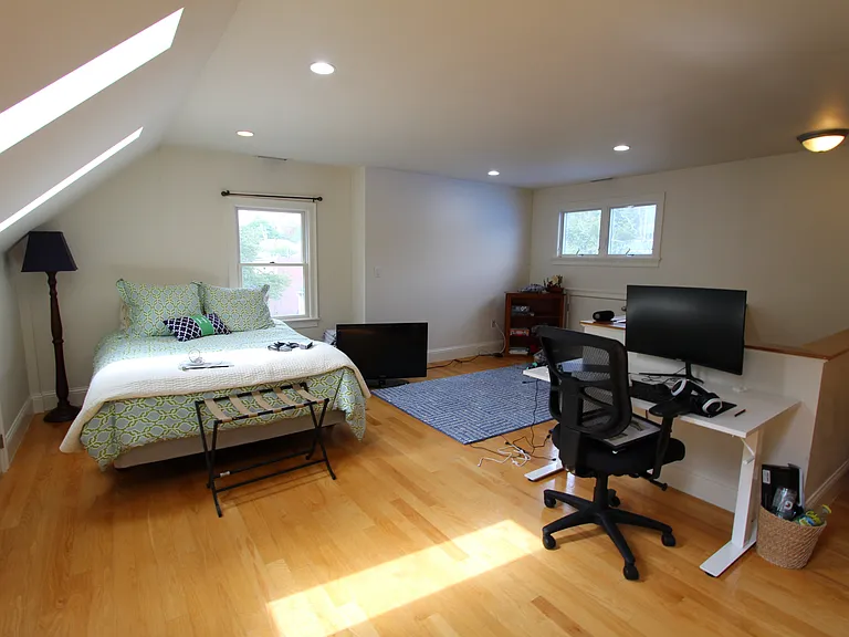 31 Florence St #31 — Photo 39