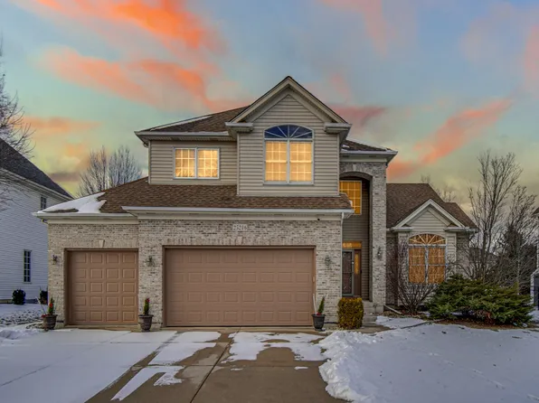 25216 Round Barn Rd, Plainfield, IL 60585