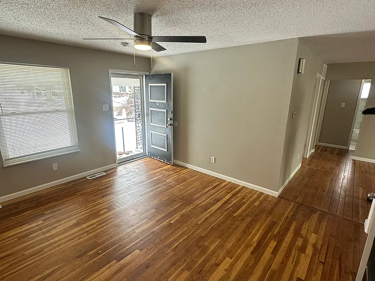 788 Townhouse Ln — Photo 3