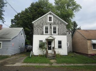 7 Arch St, Silver Creek, NY 14136