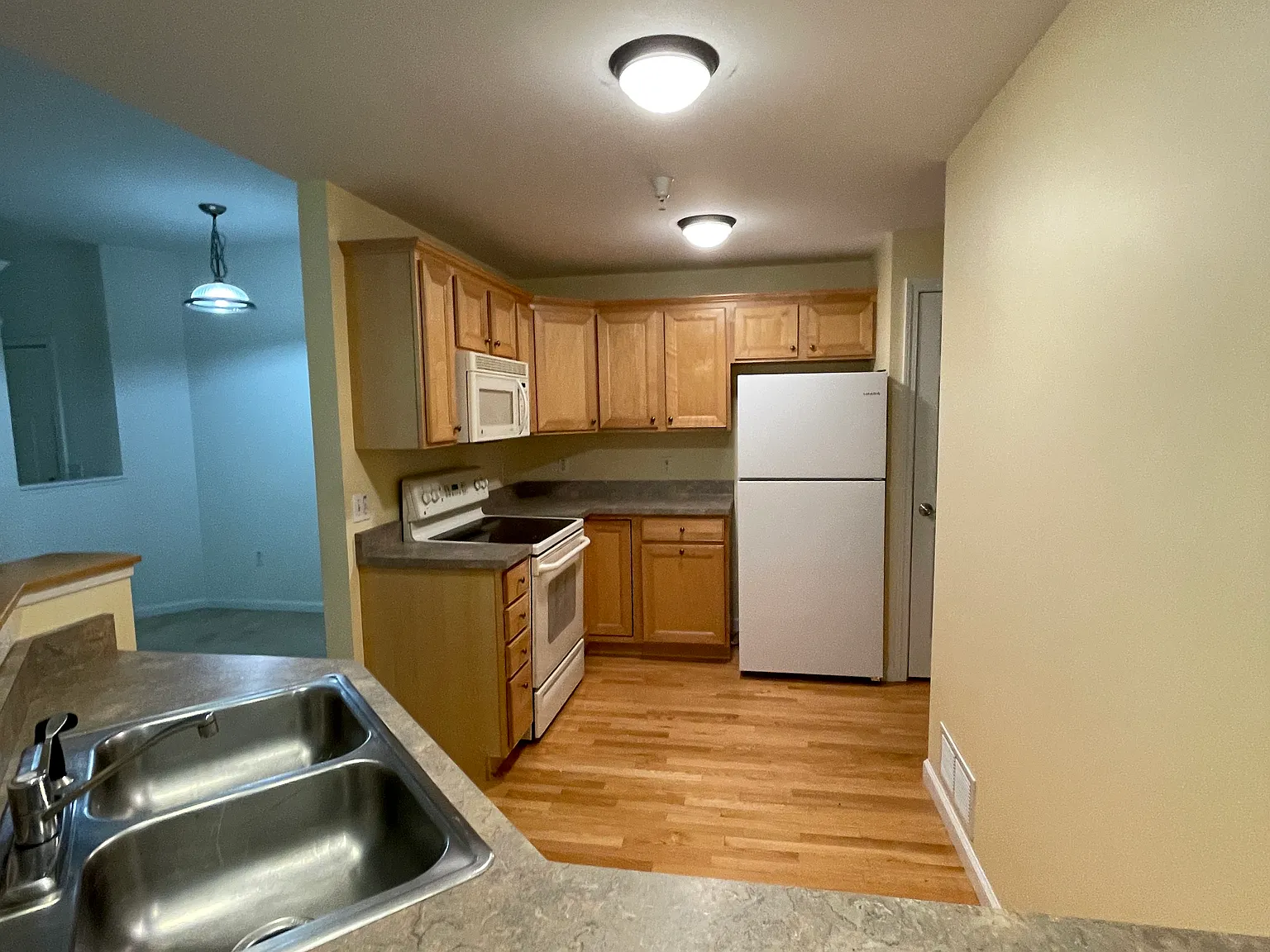 2 bed, 1237 sqft, $2,500 — Photo 4