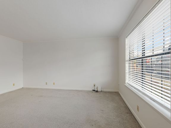 5th image of 155 Heritage Trace Dr