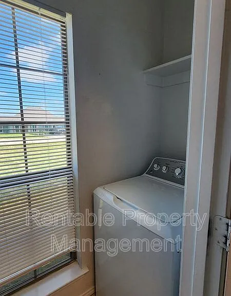 110 Collett Ct — Photo 11