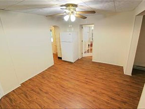 5th image of 108 E 21st St