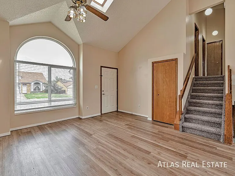 8150 Camfield Cir — Photo 6
