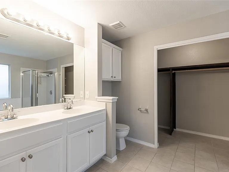 1701 Golden Sunrise Ln — Photo 11