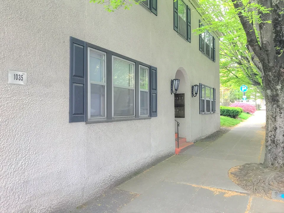 1035 SE 12th Ave
