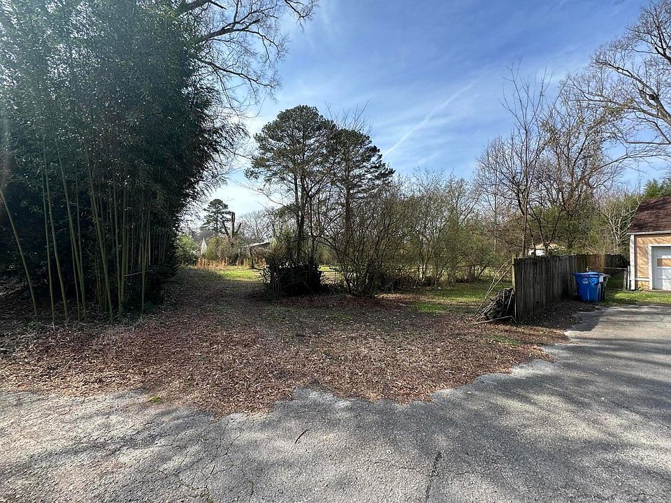 1st image of 301 Laverne Dr