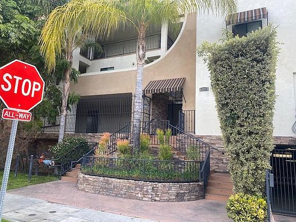 5th image of 5264 Satsuma Ave Unit 4