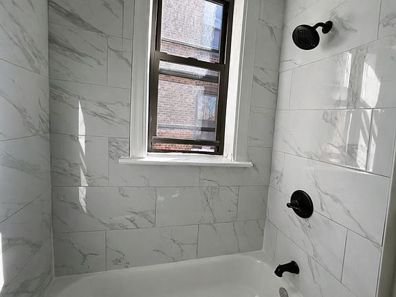 2nd image of 214-218 W Market St #7