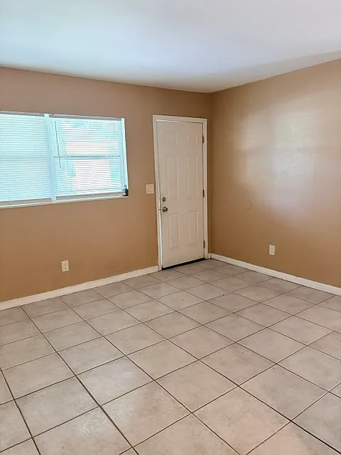 2 bed, $1,275 — Photo 4