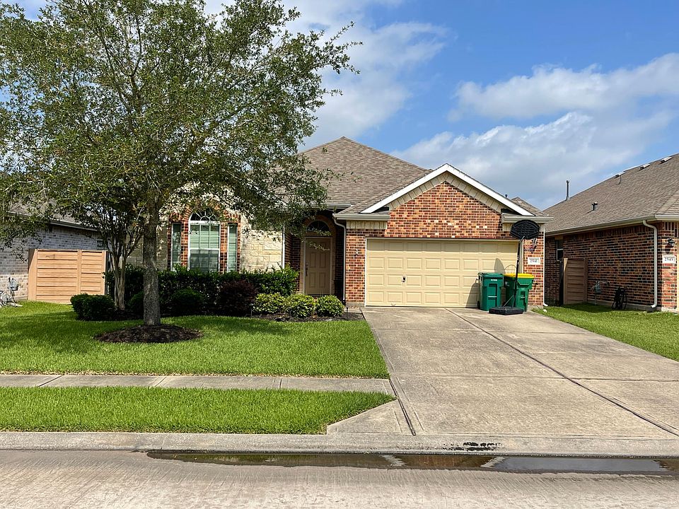 1st image of 2541 Pelican Dr
