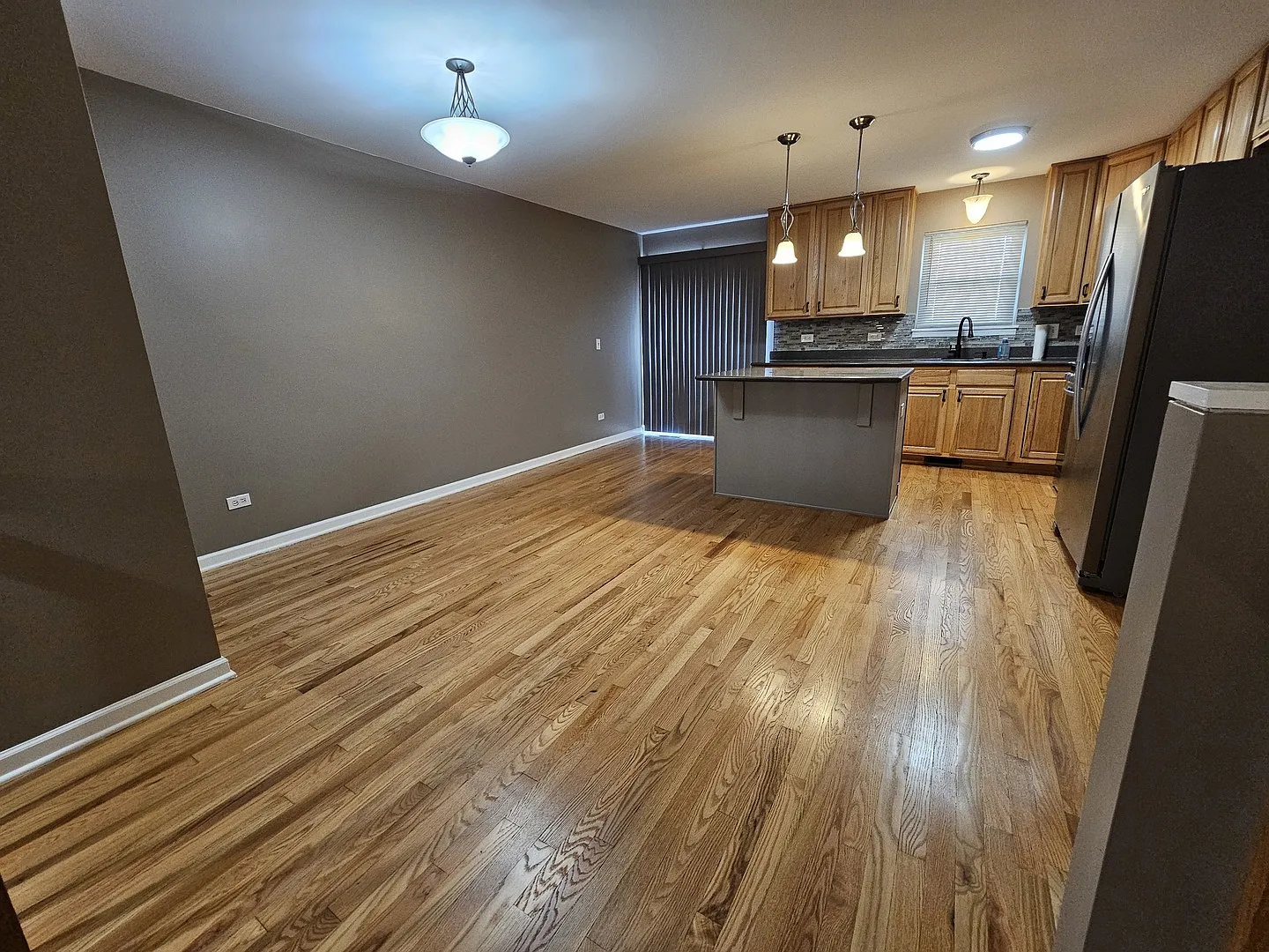 2 bed, 1850 sqft, $3,200 — Photo 4